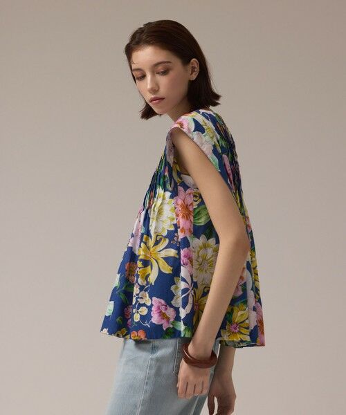 GRACE CONTINENTAL / グレースコンチネンタル シャツ・ブラウス | フラワープリントタックブラウス | 詳細3