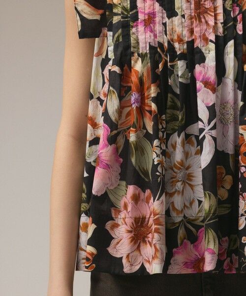 GRACE CONTINENTAL / グレースコンチネンタル シャツ・ブラウス | フラワープリントタックブラウス | 詳細11