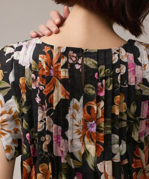 GRACE CONTINENTAL / グレースコンチネンタル シャツ・ブラウス | フラワープリントタックブラウス | 詳細13