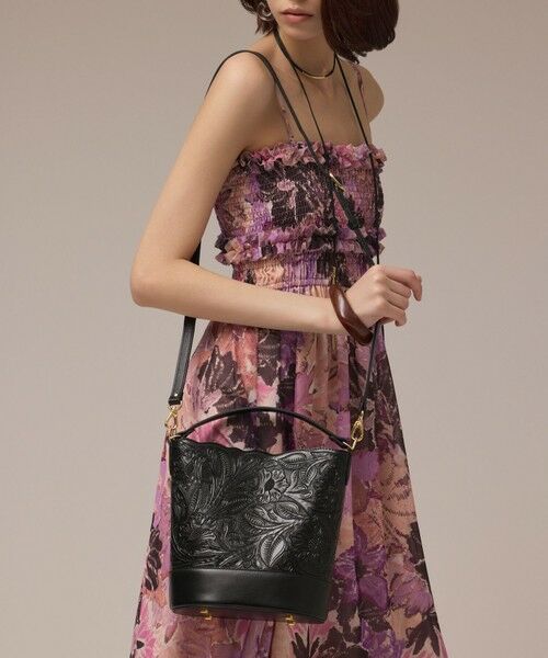 Studs Shoulder （ショルダーバッグ）｜GRACE CONTINENTAL