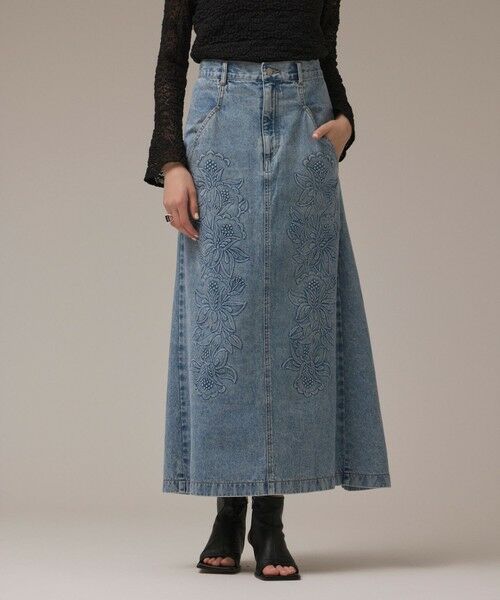GRACE CONTINENTAL / グレースコンチネンタル デニムスカート | エンボスデニムスカート(ブルー)