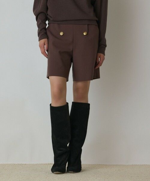 GRACE CONTINENTAL / グレースコンチネンタル その他パンツ | ダブルボタンショートパンツ(ブラウン)