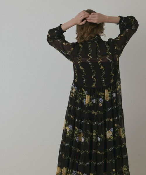 GRACE CONTINENTAL / グレースコンチネンタル ロング・マキシ丈ワンピース | フラワープリントティアードワンピース | 詳細11