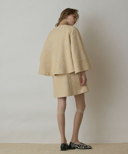 GRACE CONTINENTAL / グレースコンチネンタル ノーカラージャケット | サラサジャガードケープジャケット | 詳細3