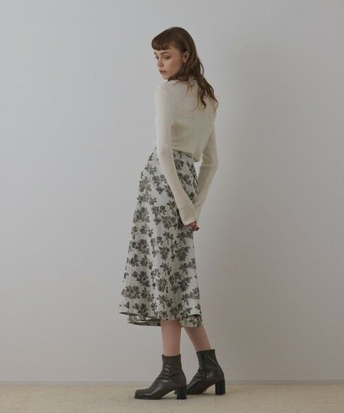 GRACE CONTINENTAL / グレースコンチネンタル ロング・マキシ丈スカート | ラメフラワージャガードフレアスカート | 詳細2