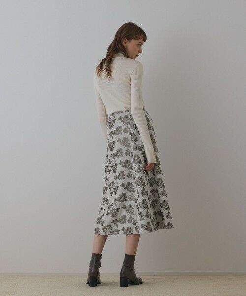 GRACE CONTINENTAL / グレースコンチネンタル ロング・マキシ丈スカート | ラメフラワージャガードフレアスカート | 詳細3
