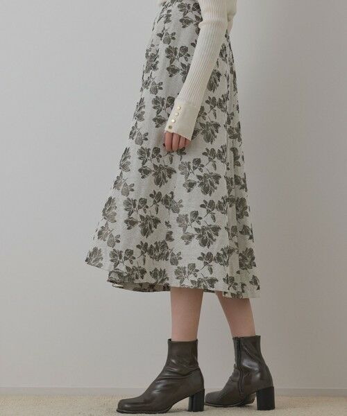 GRACE CONTINENTAL / グレースコンチネンタル ロング・マキシ丈スカート | ラメフラワージャガードフレアスカート | 詳細4