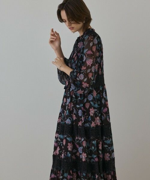 GRACE CONTINENTAL / グレースコンチネンタル ロング・マキシ丈ワンピース | サラサプリントティアードワンピース | 詳細14