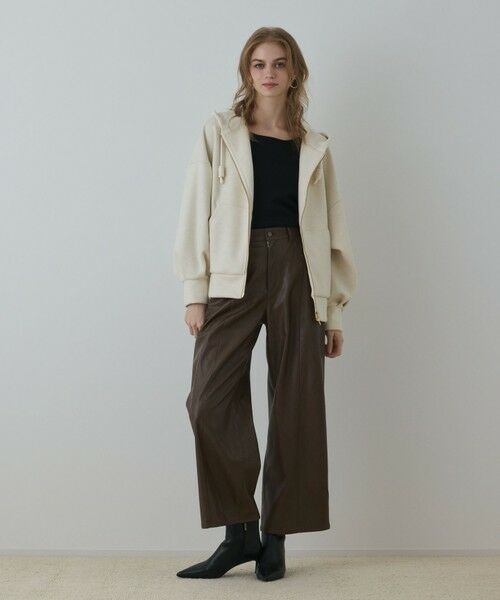 GRACE CONTINENTAL / グレースコンチネンタル その他パンツ | カーブフェイクレザーパンツ | 詳細4