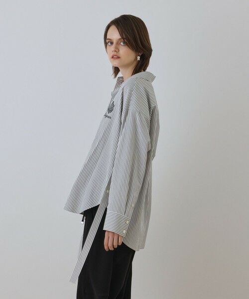 GRACE CONTINENTAL / グレースコンチネンタル シャツ・ブラウス | エンブレム刺繍シャツ | 詳細19