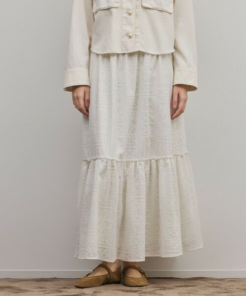 GRACE CONTINENTAL / グレースコンチネンタル ロング・マキシ丈スカート | ティアードエンブロイダリースカート（ホワイト）