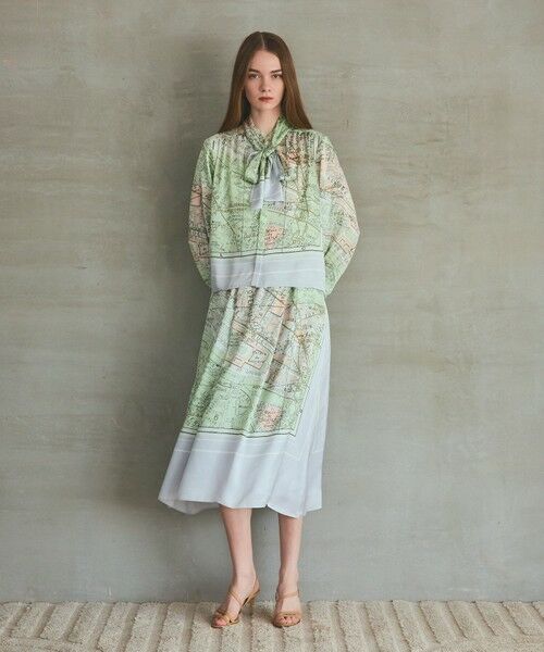 GRACE CONTINENTAL / グレースコンチネンタル ミニ・ひざ丈スカート | パリスカーフプリントスカート（グレー）