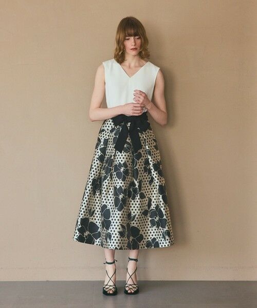 GRACE CONTINENTAL / グレースコンチネンタル ドレス | ドットボタニカルジャガードドレス（ホワイト）