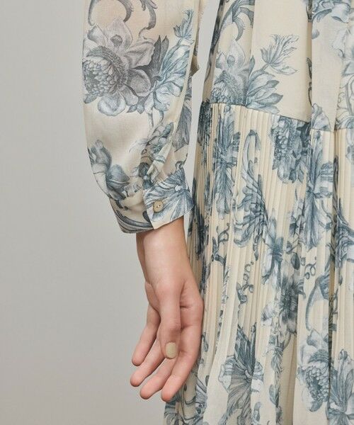 GRACE CONTINENTAL / グレースコンチネンタル ロング・マキシ丈ワンピース | フラワープリントプリーツワンピース | 詳細10