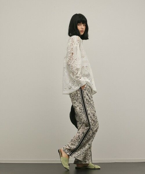 GRACE CONTINENTAL / グレースコンチネンタル その他パンツ | モノトーンフラワープリントパンツ | 詳細3