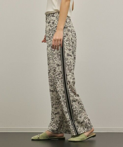 GRACE CONTINENTAL / グレースコンチネンタル その他パンツ | モノトーンフラワープリントパンツ | 詳細6