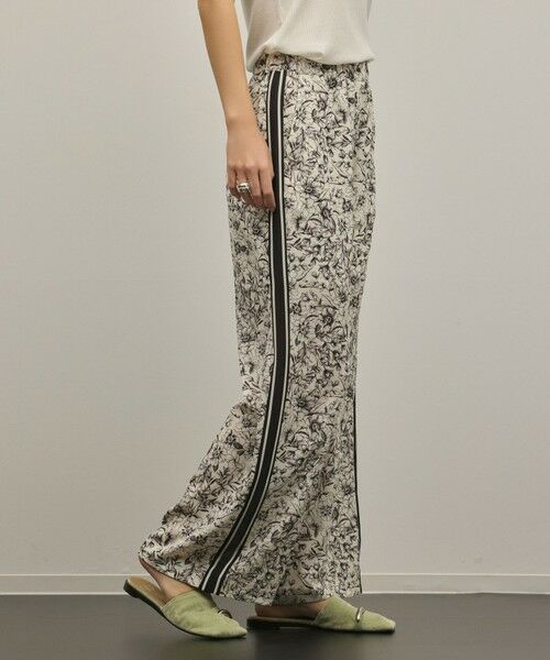 GRACE CONTINENTAL / グレースコンチネンタル その他パンツ | モノトーンフラワープリントパンツ | 詳細7