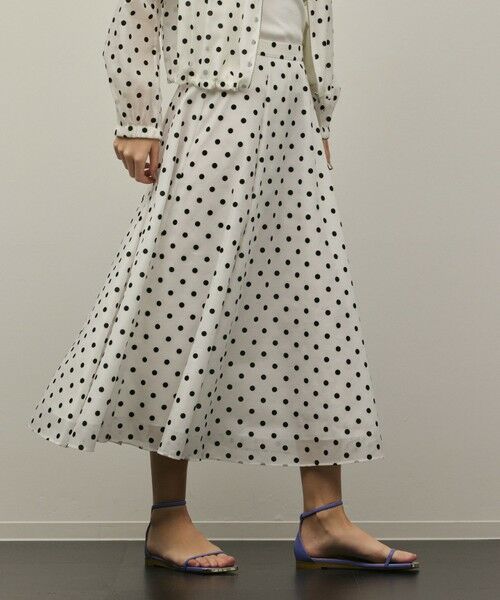 GRACE CONTINENTAL / グレースコンチネンタル ロング・マキシ丈スカート | ドットフロッキータックスカート（ホワイト）