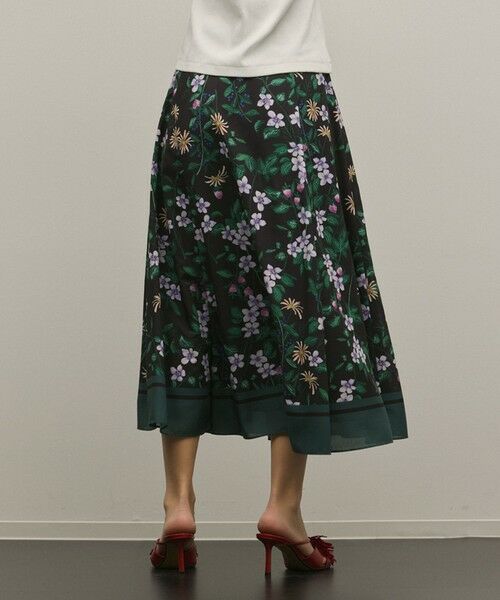 GRACE CONTINENTAL / グレースコンチネンタル ロング・マキシ丈スカート | プリントタックフレアスカート | 詳細14