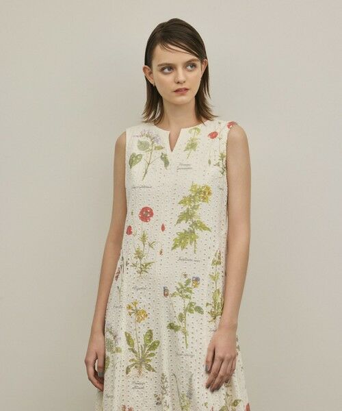 GRACE CONTINENTAL / グレースコンチネンタル ロング・マキシ丈ワンピース | カットワークプリントワンピース | 詳細4