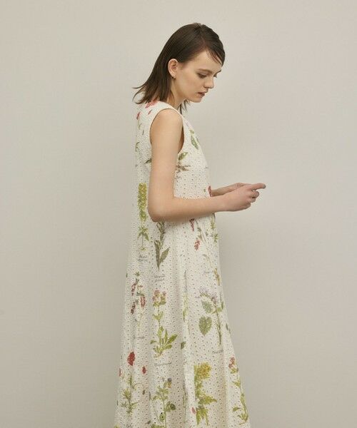 GRACE CONTINENTAL / グレースコンチネンタル ロング・マキシ丈ワンピース | カットワークプリントワンピース | 詳細7