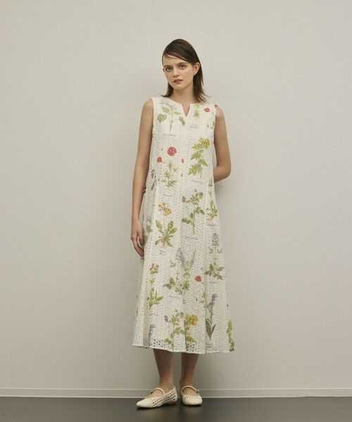 GRACE CONTINENTAL / グレースコンチネンタル ロング・マキシ丈ワンピース | カットワークプリントワンピース（ホワイト）