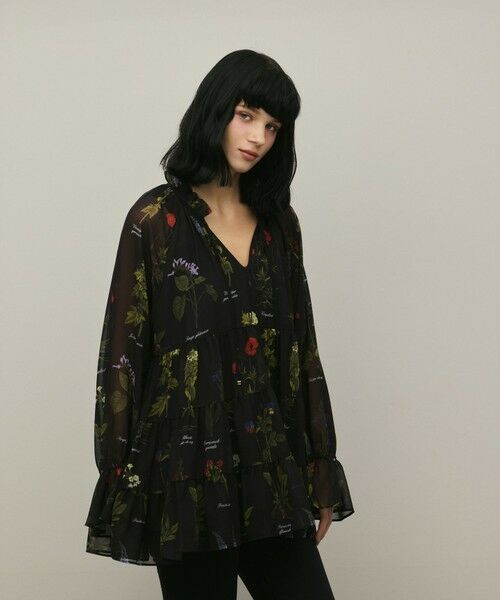 GRACE CONTINENTAL / グレースコンチネンタル シャツ・ブラウス | ボタニカルプリントチュニックトップ（ブラック）