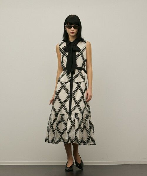 GRACE CONTINENTAL / グレースコンチネンタル ドレス | チュールレースワンピース（ベージュ）