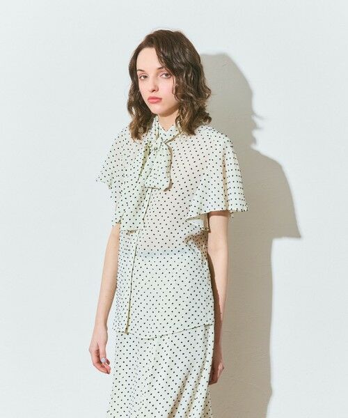 GRACE CONTINENTAL / グレースコンチネンタル シャツ・ブラウス | ドットジャガードボウタイブラウス（キナリ）