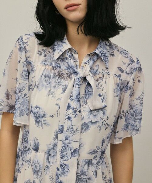 GRACE CONTINENTAL / グレースコンチネンタル ミニ丈・ひざ丈ワンピース | 【スタイリスト木津明子さんインスタライブ紹介】フラワープリントシャツフレアワンピース | 詳細23