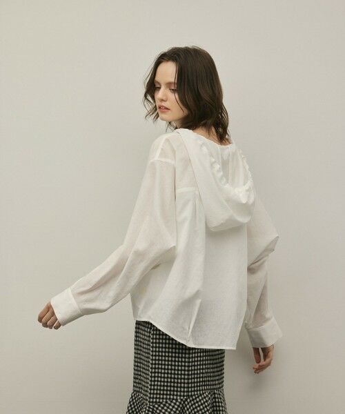 GRACE CONTINENTAL / グレースコンチネンタル シャツ・ブラウス | フードシャツ（ホワイト）