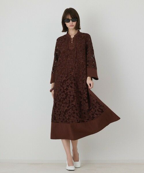 GRACE CONTINENTAL / グレースコンチネンタル ロング・マキシ丈ワンピース | カットワークAラインワンピース（ブラウン）