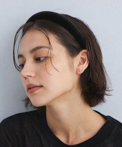 <b>簡単にこなれたヘアスタイルが作れるカチューシャ</b><br><br>■デザイン<br>スタイリングのワンポイントになるカチューシャ。<br>簡単に装着でき印象を変えることができる便利なアイテムです。<br>レディライクなデザインで、フェミニンなスタイリングに好相性。<br>シンプルなダウンヘアや、まとめ髪にプラスしてクラシカルに仕上げるのがおすすめです。<br><br><br>【注意事項】<br>※商品を使用前に、タグ等に記載されている「取り扱い上の注意書き」、「洗濯表示」を必ずご確認ください。<br>※商品画像は、光の当たり具合やパソコンなどの閲覧環境により、実際の色味と異なって見える場合がございます。あらかじめご了承ください。<br>※商品の色味の目安は、商品単体の画像をご参照ください。<br><br>店舗へお問い合わせの際は、全国のgreen label relaxing各店舗まで下記の品名/品番をお申し付けください。<br>品名：FM Vlrｶﾁｭｰｼｬ 品番：36336992872