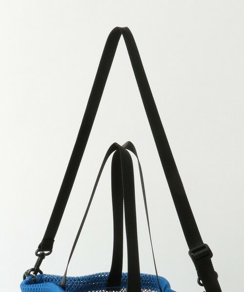 green label relaxing / グリーンレーベル リラクシング ショルダーバッグ | ＜KiU＞ダブルメッシュドローストリングショルダー バッグ | 詳細11