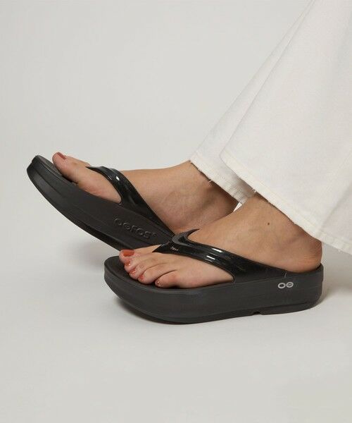 green label relaxing / グリーンレーベル リラクシング サンダル | ＜OOFOS＞OOmega プラットフォーム サンダル / ウーメガ | 詳細2