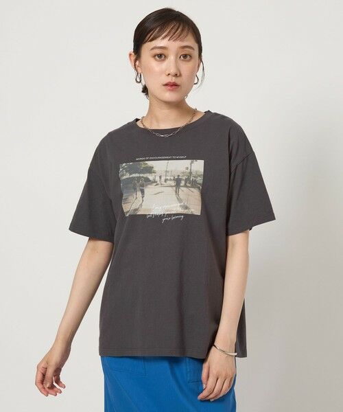 green label relaxing / グリーンレーベル リラクシング カットソー | 【WEB限定】＜at ease＞フォトグラフィック ショートスリーブ Tシャツ | 詳細2