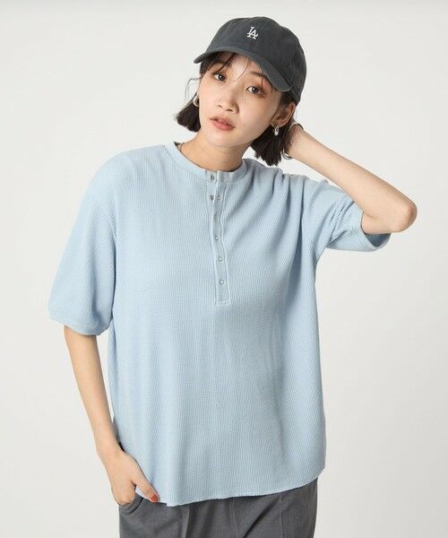 green label relaxing/グリーンレーベル リラクシング 【WEB限定】<at ease>ワッフル ヘンリーネック 5分袖 プルオーバー カットソー LT. BLUE FREE green label relaxing/グリーンレーベル リラクシング 【WEB限定】<at ease>ワッフル ヘンリーネック 5分袖 プルオーバー カットソー LT. BLUE FREE