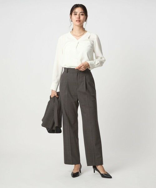 green label relaxing / グリーンレーベル リラクシング シャツ・ブラウス | 肩タック Vネック ブラウス マシンウォッシャブル UVカット | 詳細2