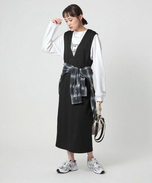 green label relaxing / グリーンレーベル リラクシング ロング・マキシ丈ワンピース | ディープ Vネック ジャンパースカート | 詳細1