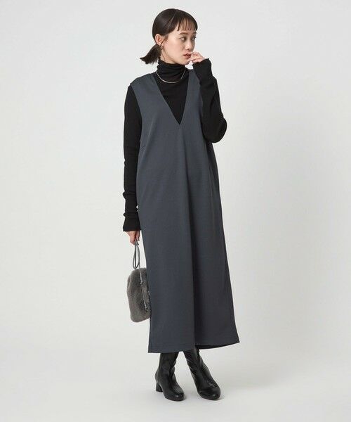 green label relaxing / グリーンレーベル リラクシング ロング・マキシ丈ワンピース | ディープ Vネック ジャンパースカート | 詳細8