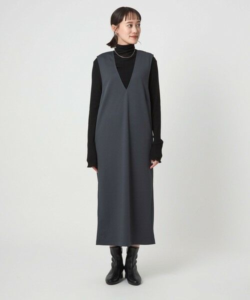 green label relaxing / グリーンレーベル リラクシング ロング・マキシ丈ワンピース | ディープ Vネック ジャンパースカート | 詳細11
