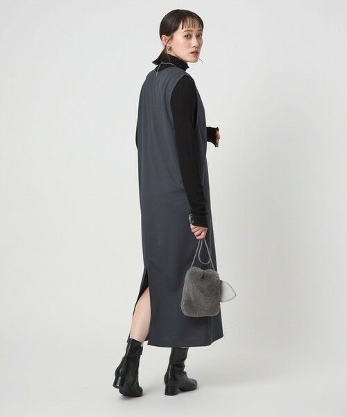 green label relaxing / グリーンレーベル リラクシング ロング・マキシ丈ワンピース | ディープ Vネック ジャンパースカート | 詳細10