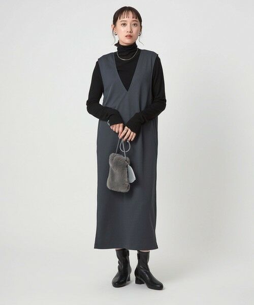 green label relaxing / グリーンレーベル リラクシング ロング・マキシ丈ワンピース | ディープ Vネック ジャンパースカート(DK.GRAY)