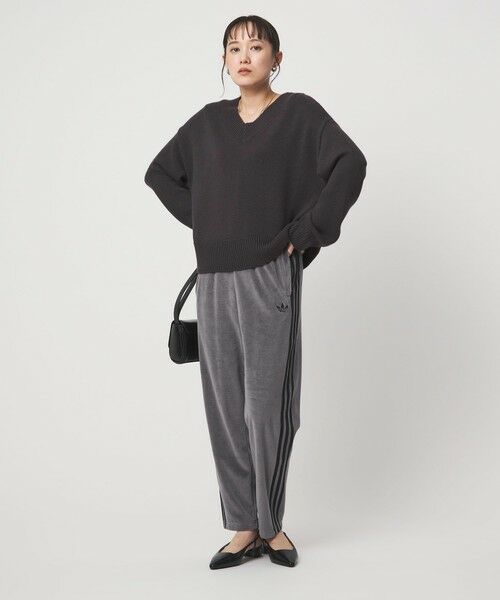 green label relaxing / グリーンレーベル リラクシング その他パンツ | ＜adidas Originals＞ベロア トラックパンツ | 詳細18