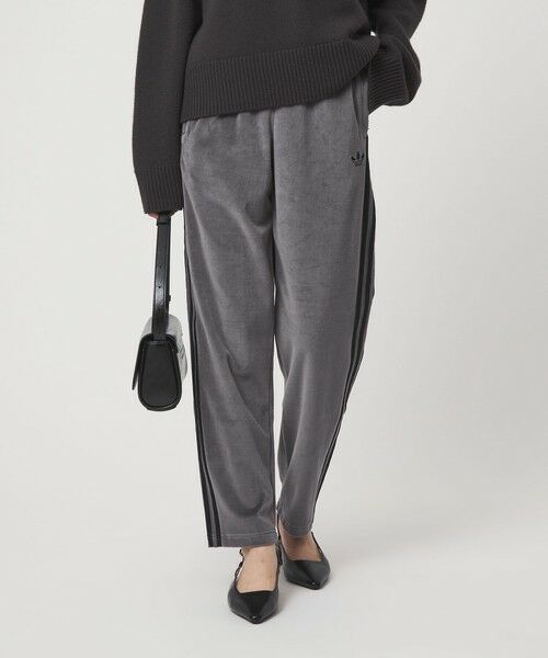 green label relaxing/グリーンレーベル リラクシング <adidas Originals>ベロア トラックパンツ DK. GRAY S green label relaxing/グリーンレーベル リラクシング <adidas Originals>ベロア トラックパンツ DK. GRAY S