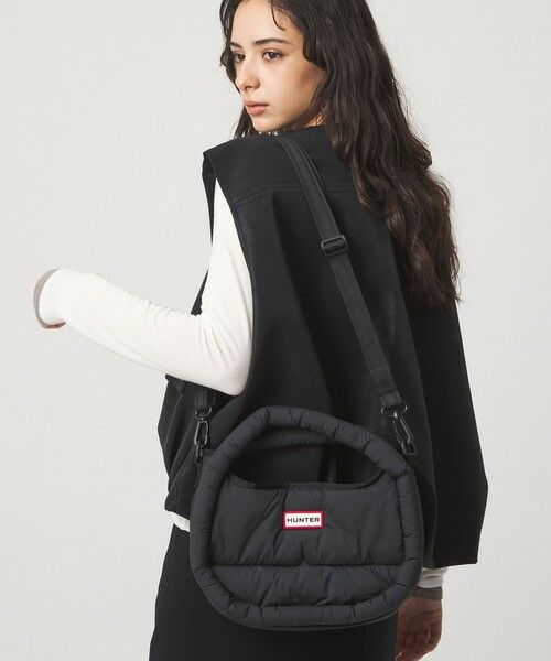 green label relaxing / グリーンレーベル リラクシング ショルダーバッグ | ＜HUNTER＞フレイムド パファー ホーボー バッグ （ミディ） | 詳細15