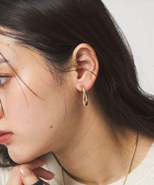 green label relaxing / グリーンレーベル リラクシング ピアス・イヤリング | ドロップフープ ウェーブ イヤリング | 詳細1