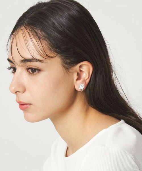 green label relaxing / グリーンレーベル リラクシング ピアス・イヤリング | シェル フラワー イヤリング | 詳細1