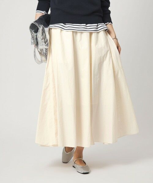 green label relaxing / グリーンレーベル リラクシング ロング・マキシ丈スカート | ギャザー フレア スカート オフホワイト（OFF WHITE）