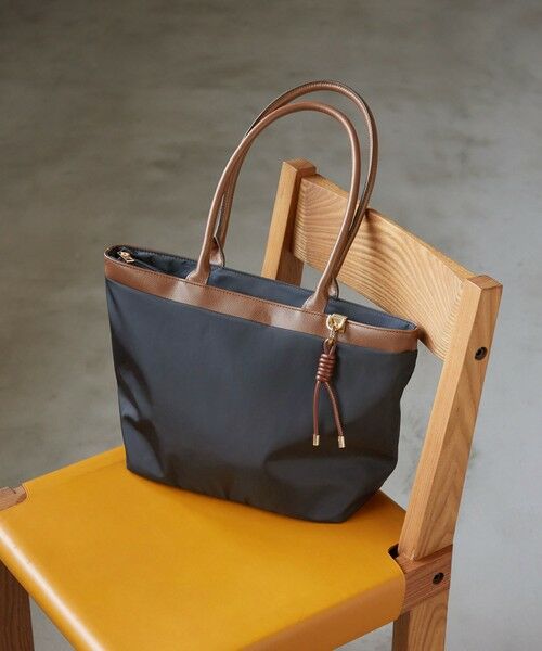 green label relaxing / グリーンレーベル リラクシング ショルダーバッグ | チャームツキ ロングハンドル トートバッグ はっ水 | 詳細12